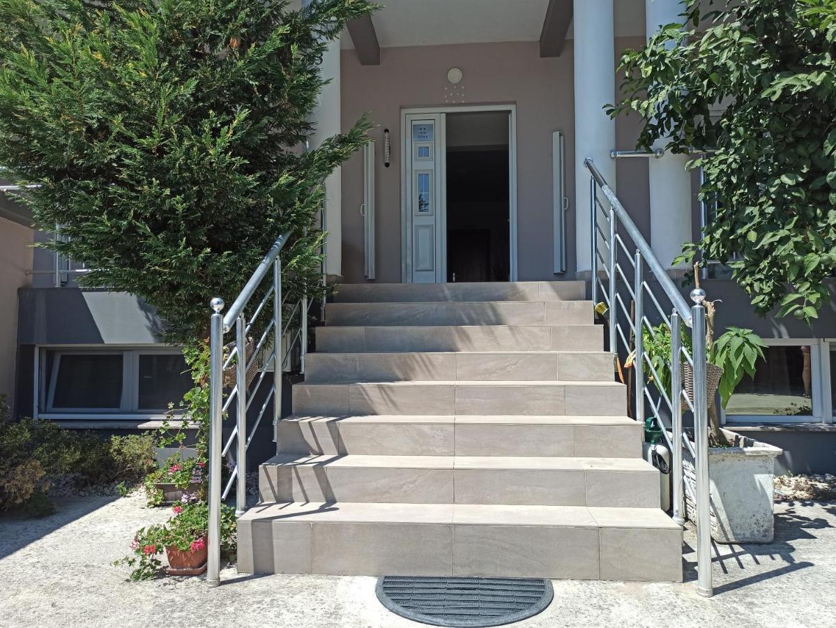 Apartment'S Meti Ulcinj Exterior foto